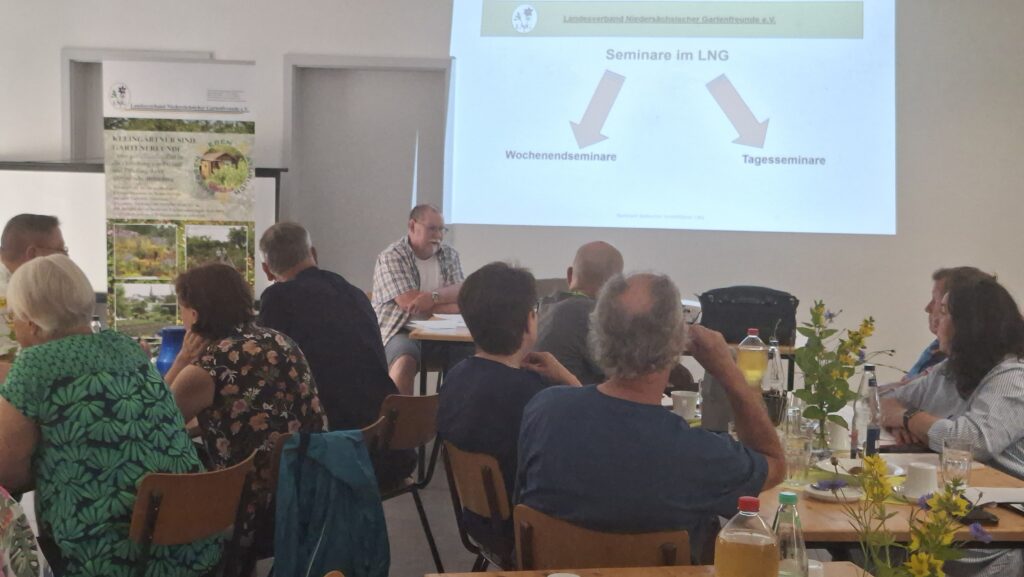Burkhard Balkenhol referierte über das Thema der Einführung in die Vorstandsarbeit.